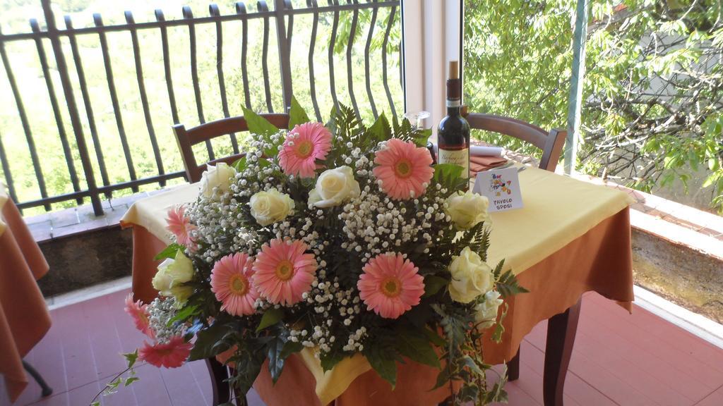 Hotel Ristorante La Bruceta Cremolino Kültér fotó